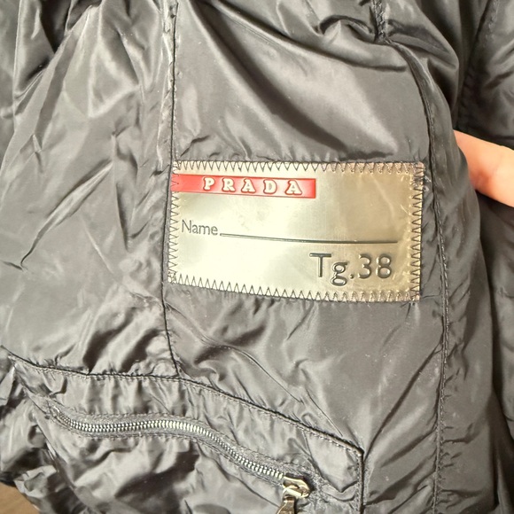 Prada down coat EU38 - Picture 9 of 9